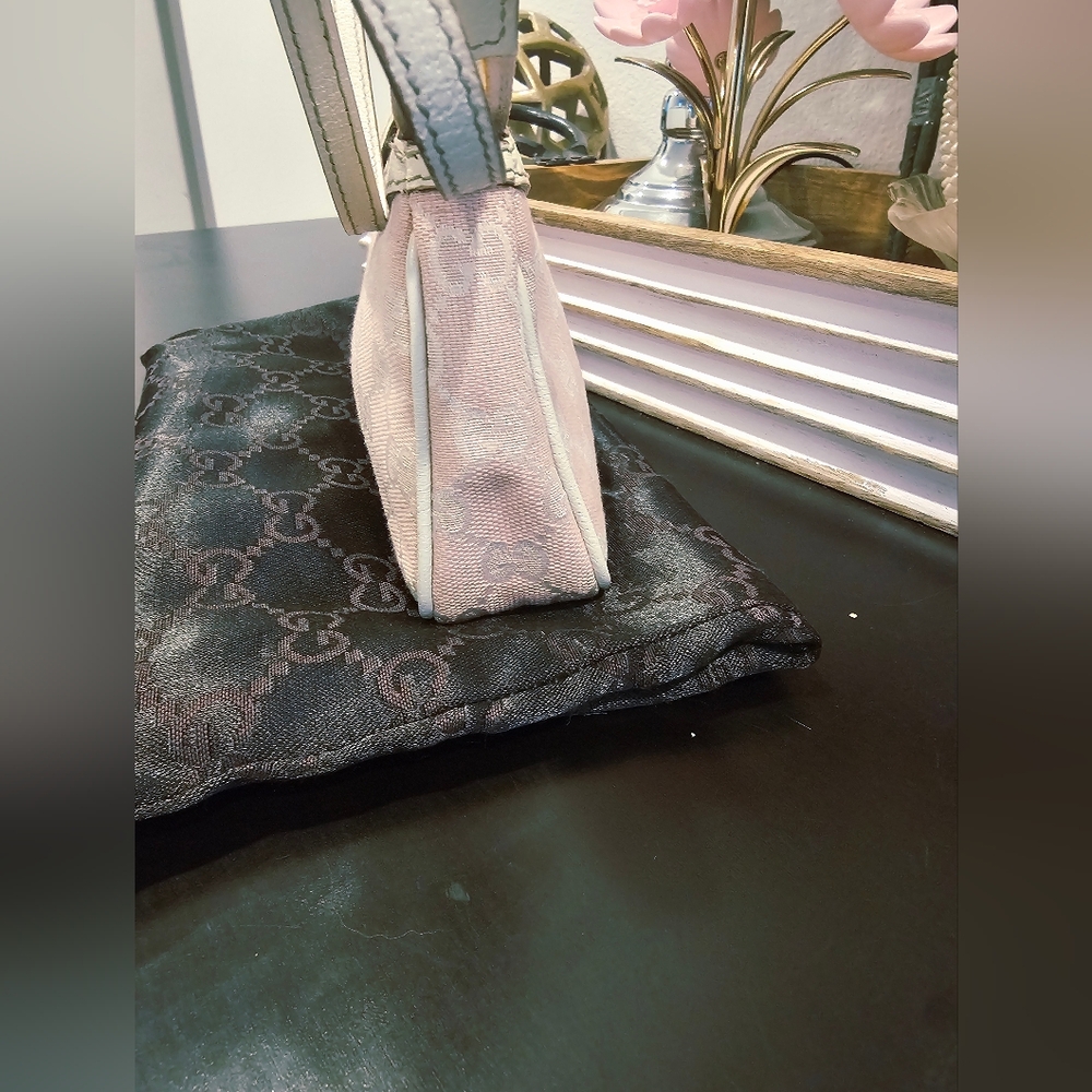 Gucci Monogram  Pochette Pink and Cream Shoulder Bag - Picture 10 of 16